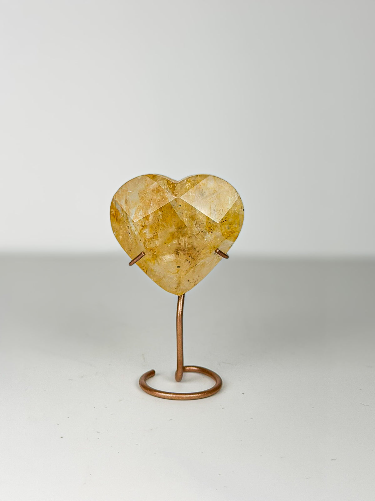 Mini golden healer hart op standaard